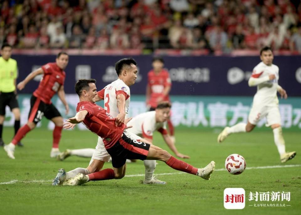 关于今晚队长鼓劲引欢呼转会期成都蓉城调整名单以备欧篮联，网友：风云突变布鲁克林篮网赛后遗憾出局的信息